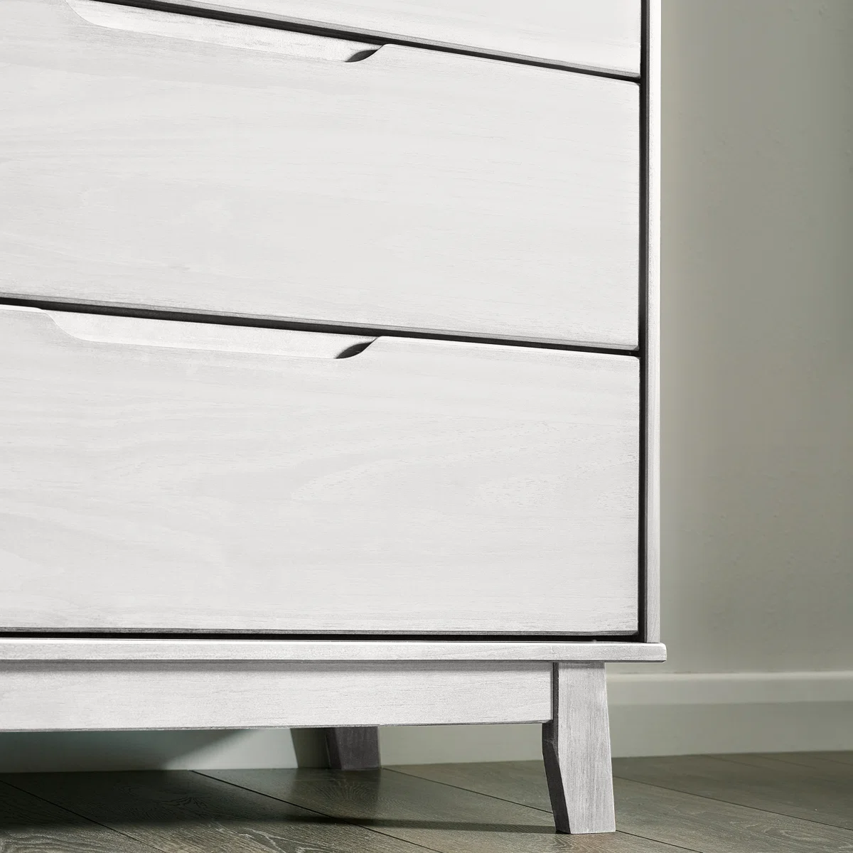 Nira Vertical Fluted Chest